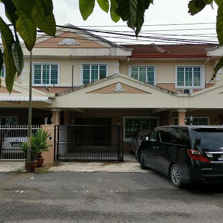 Nansang One Homestay 8Pax 4Rooms Sibu Exteriör bild