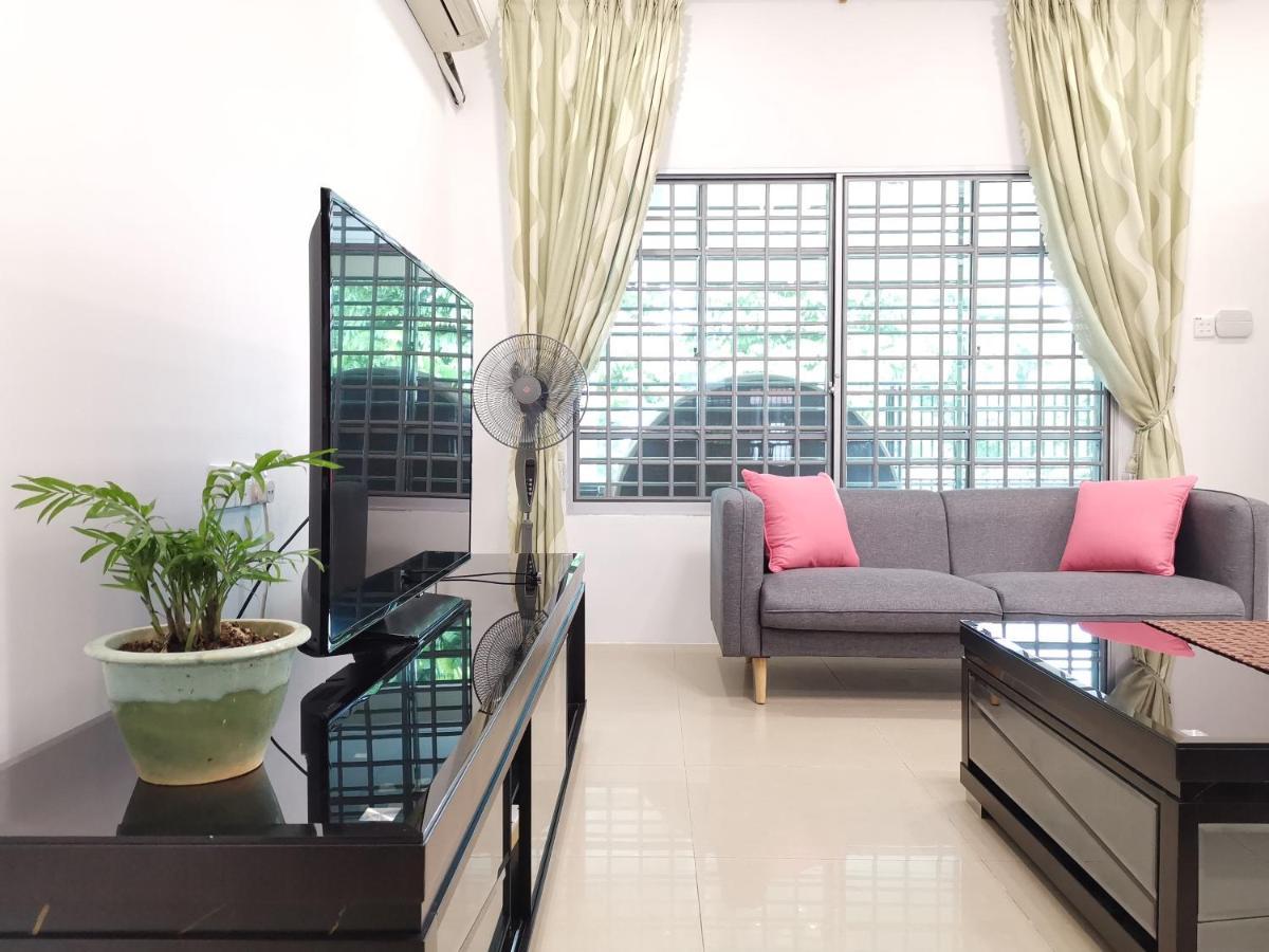 Nansang One Homestay 8Pax 4Rooms Sibu Exteriör bild
