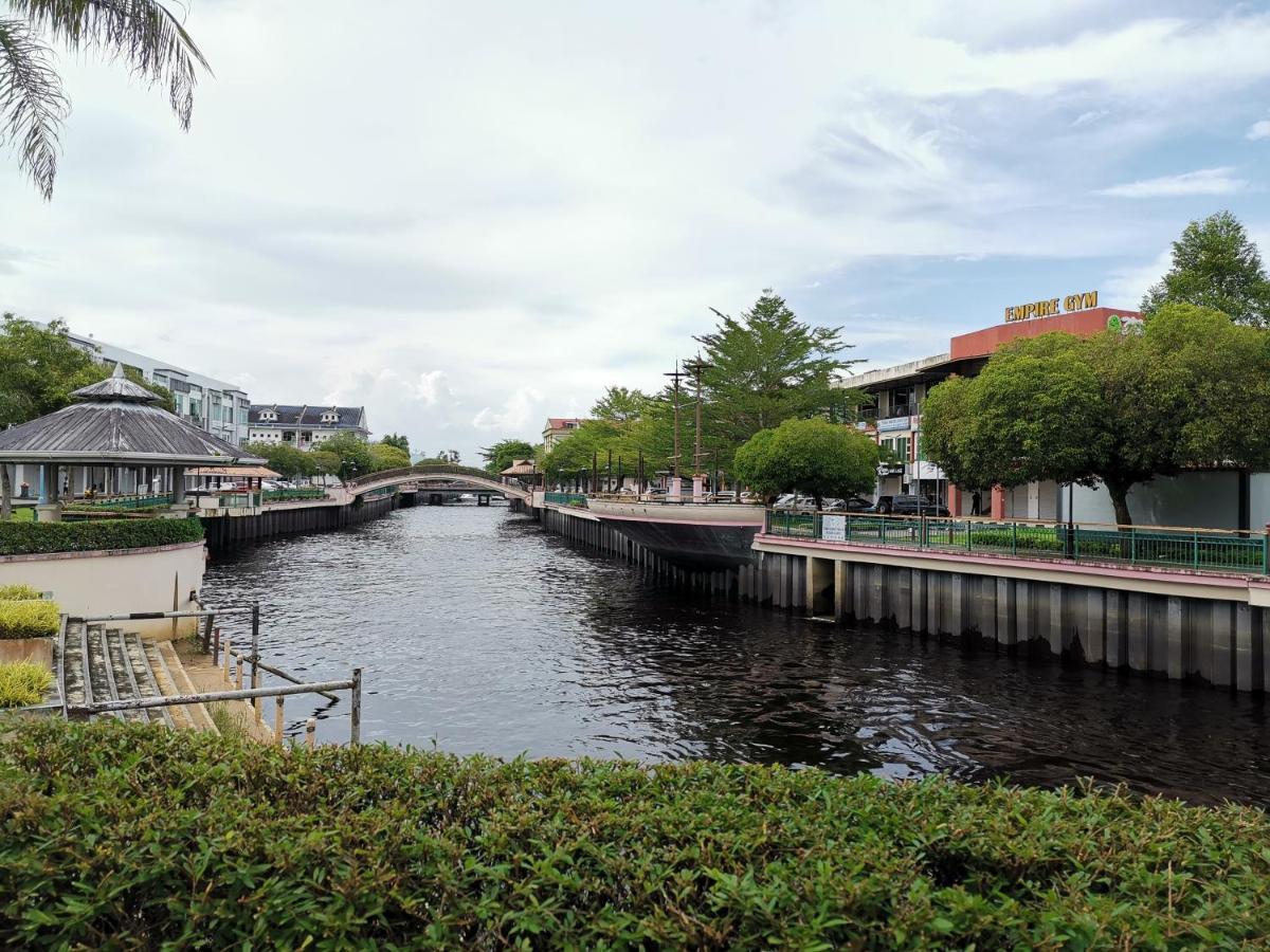 Nansang One Homestay 8Pax 4Rooms Sibu Exteriör bild